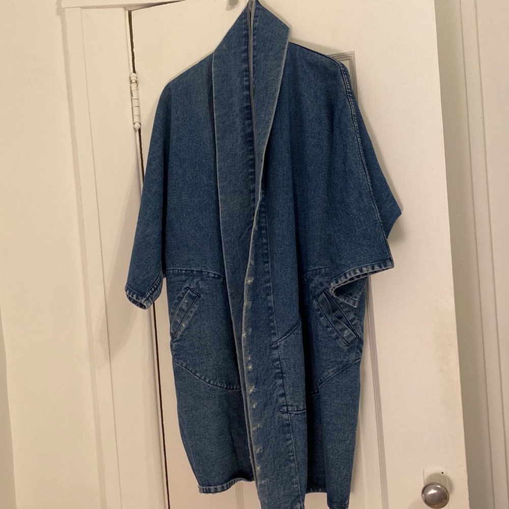 Super cute vintage KIMONO style denim jacket!